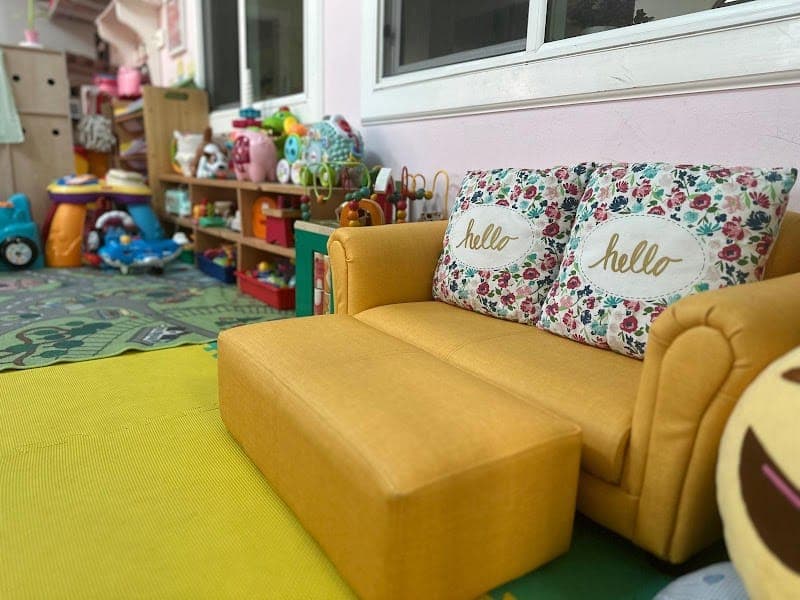 Antoninho & Oliveira, Ronelia Brito Family Day Care